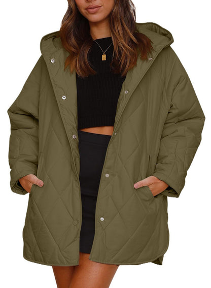 Women's quilted jacket with diamond pattern, hood, and front pockets