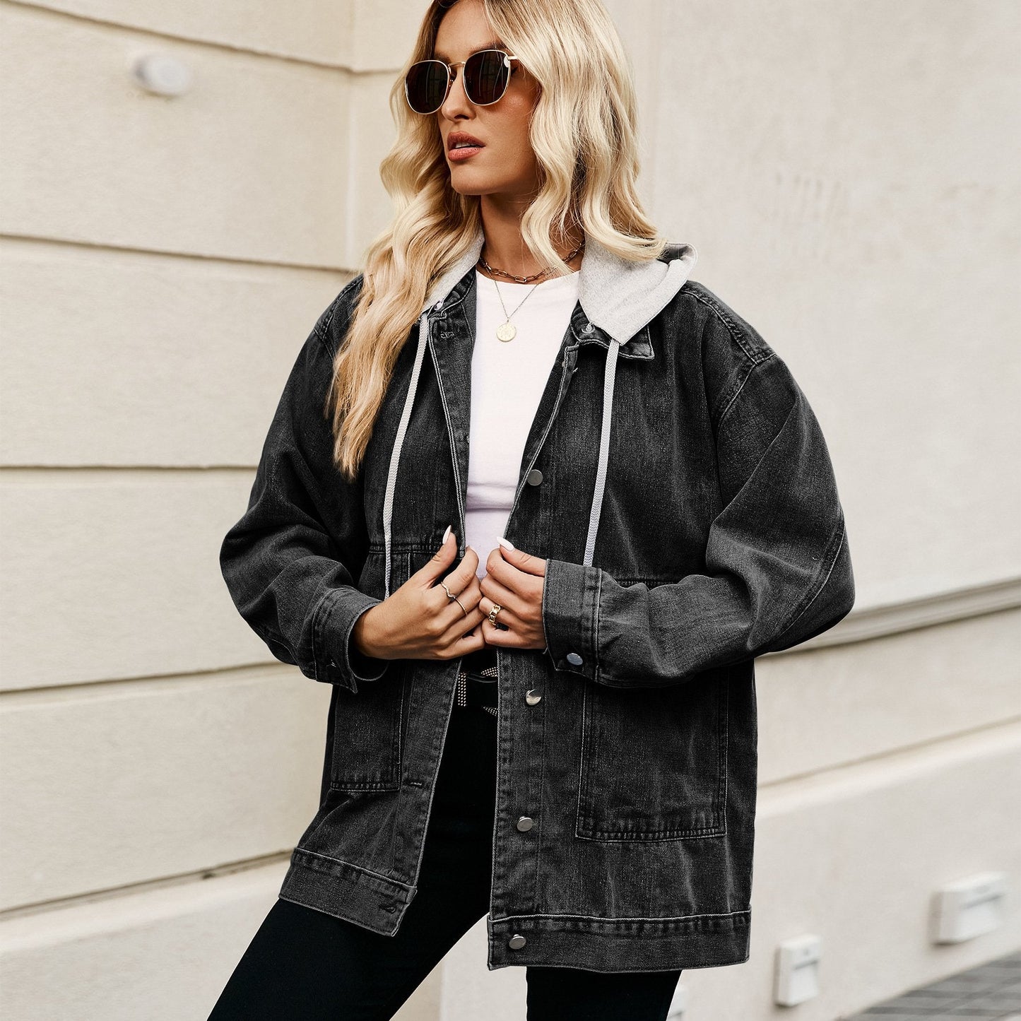 Damen Frühlingsjacke aus Denim-Mix mit abnehmbarer Kapuze und lockerem Schnitt