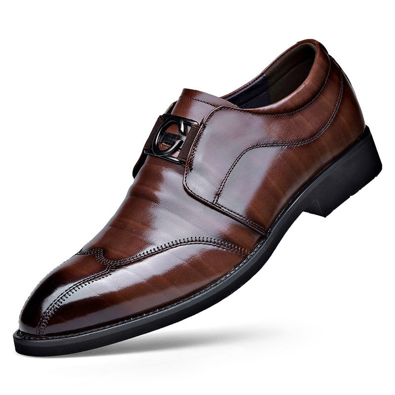 Men's business shoes with low shaft, pointed toe area, and woven design