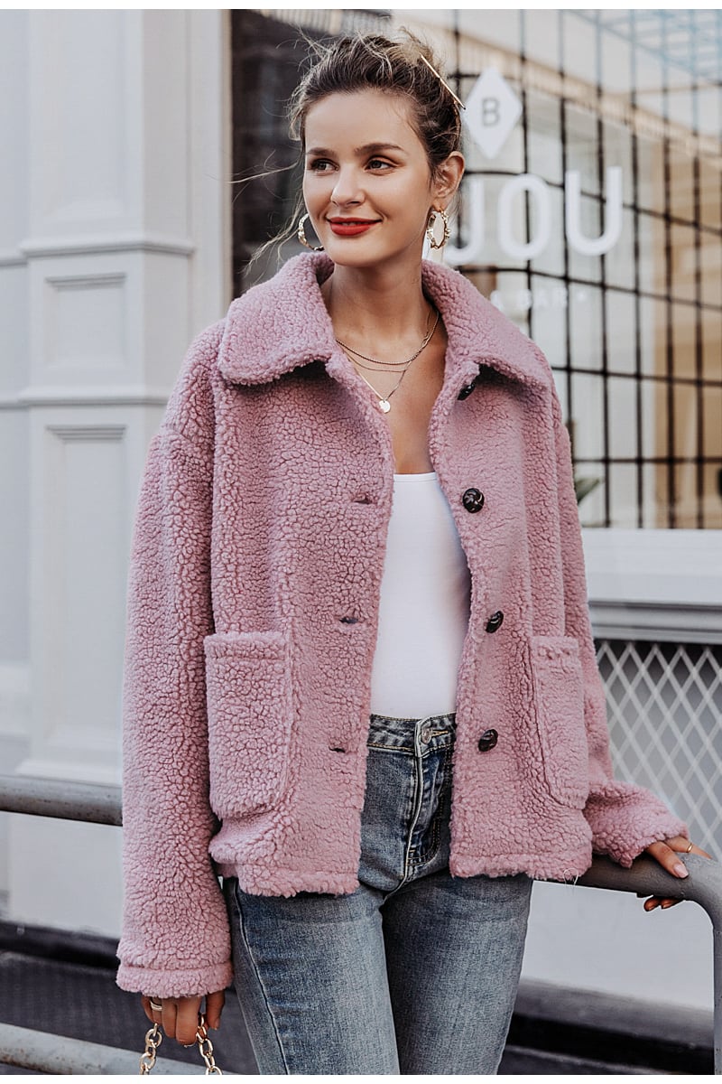 Women's winter coat with long sleeves and open front – faux fur style