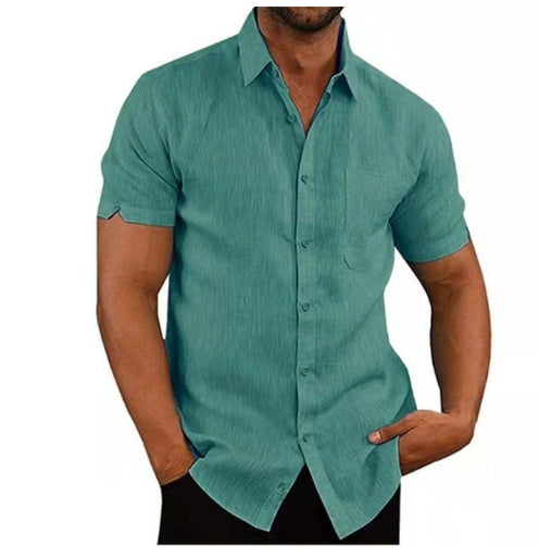 Herrenhemd kurzarm türkis, klassischer Kragen, Knopfleiste, lässiger Stil, Sommermode, ideal für Freizeit und Büro, atmungsaktiver Stoff.