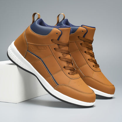 Men's all-season outdoor shoes with high shaft and lacing, non-slip sole