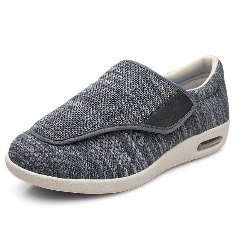Men's shoes in wide fit with adjustable strap and padded insole