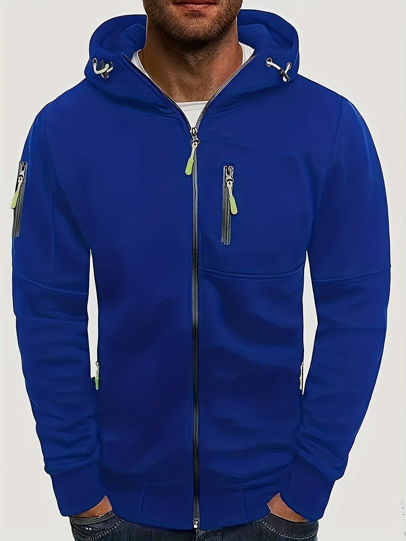 Blauer Herren-Hoodie mit Reißverschluss, Kapuze und Taschen. Modischer Freizeitpullover, ideal für Herbst und Winter. Bequeme Herrenbekleidung.