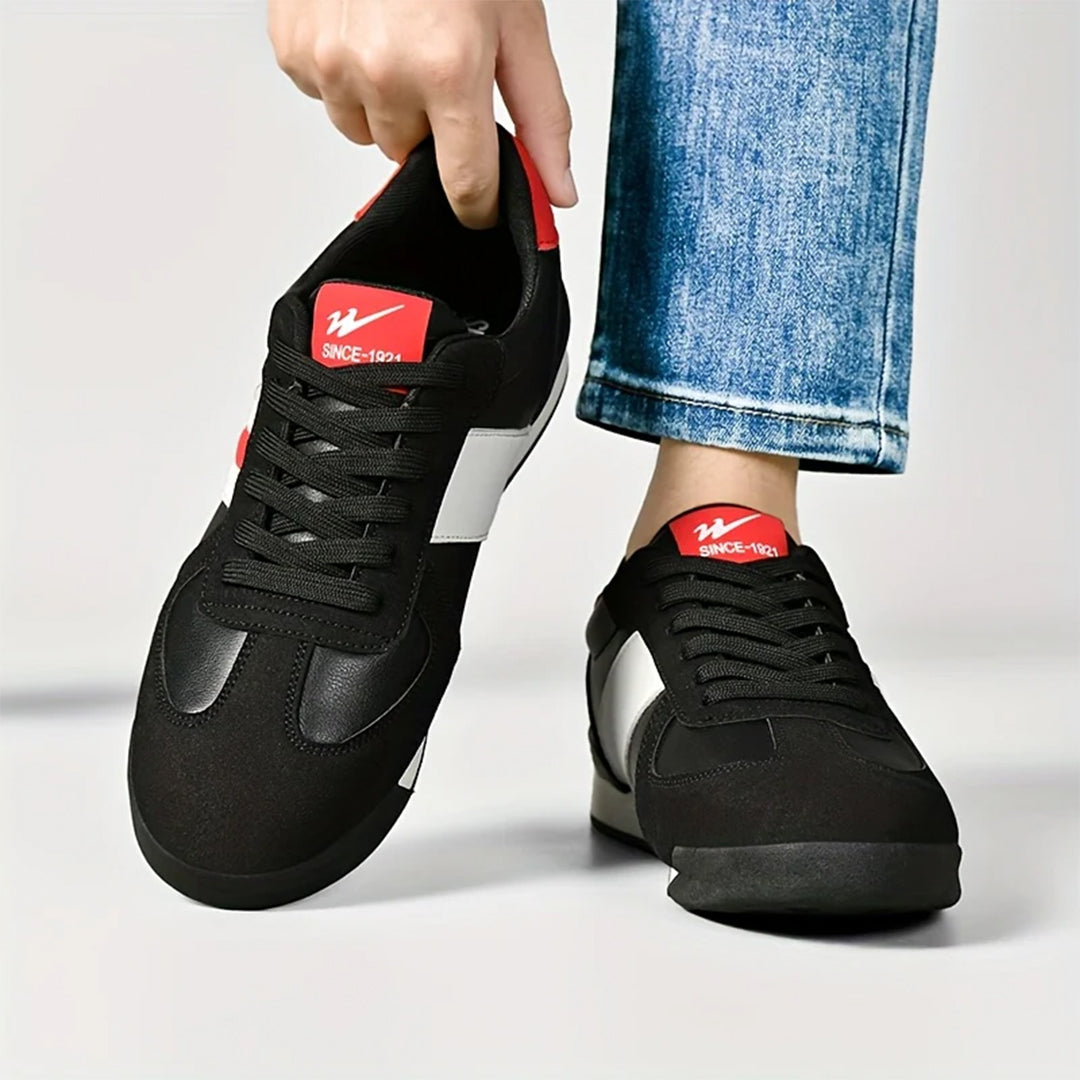 Herren-Sneaker mit Streifendetail und gepolstertem Innenfutter