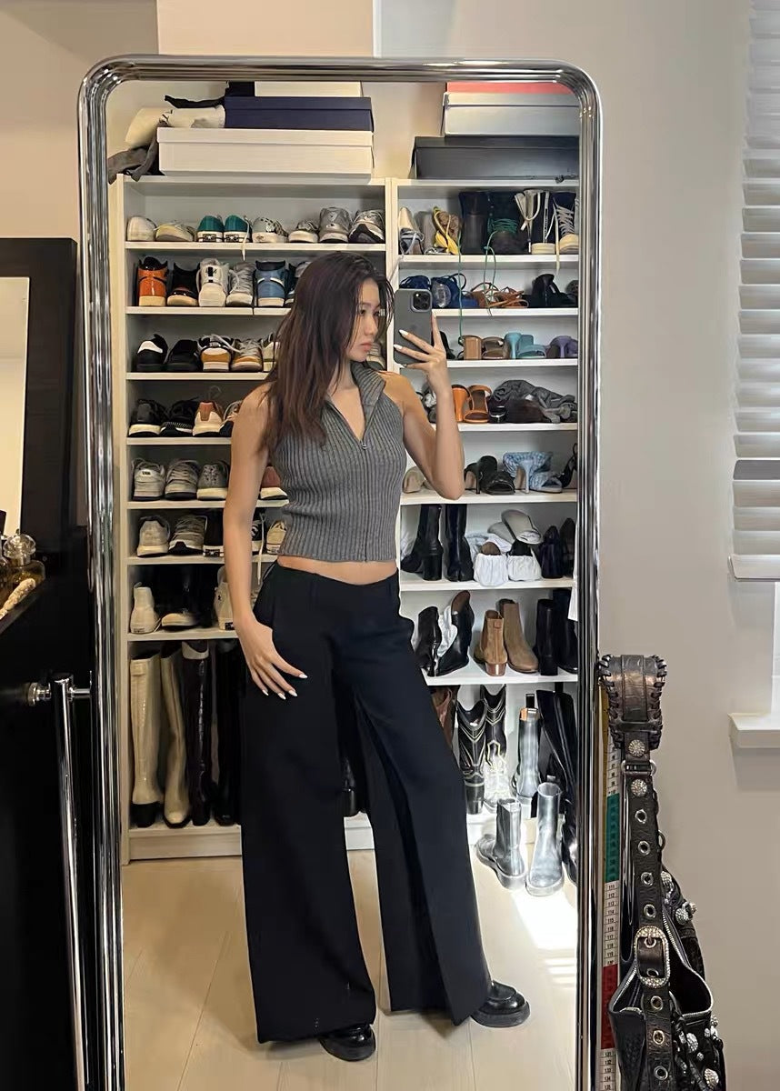 Women's suit pants with low waist, wide leg, and extended fit – Elegant style