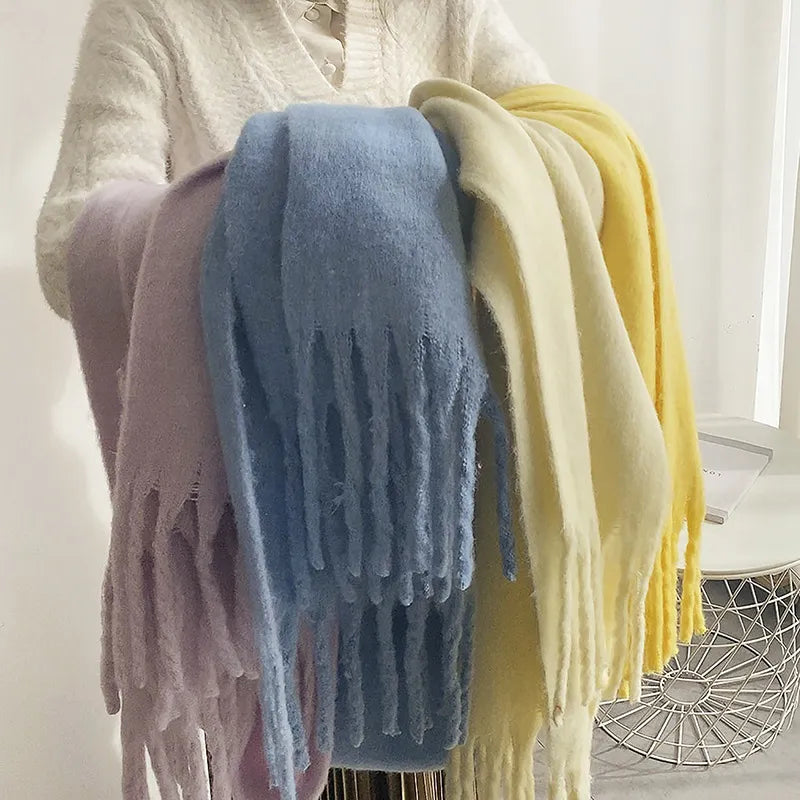 Gefalteter XXL Winterschal mit schlichtem, einfarbigem Design