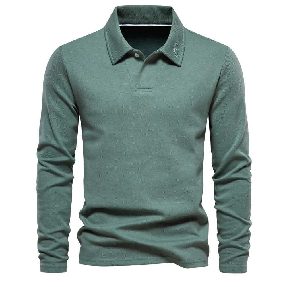 Grünes Langarm-Poloshirt für Herren, klassischer Kragen, elegantes Design, ideal für Freizeit und Büro, hochwertige Baumwollmischung.