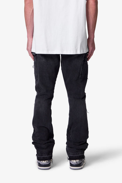Herren Schlagjeans Slim Fit mit Einsatzdesign und offenem Saum – Denim-Stil