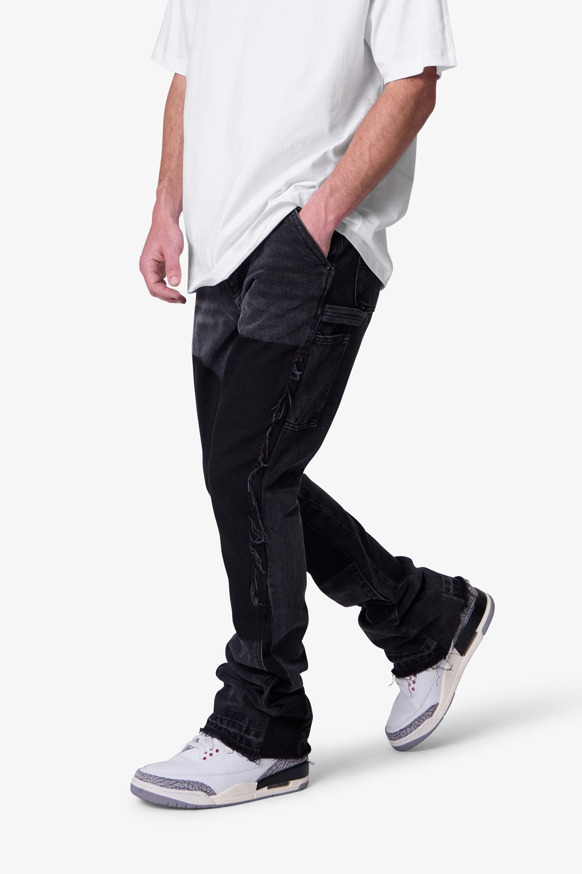 Herren Schlagjeans Slim Fit mit Einsatzdesign und offenem Saum – Denim-Stil