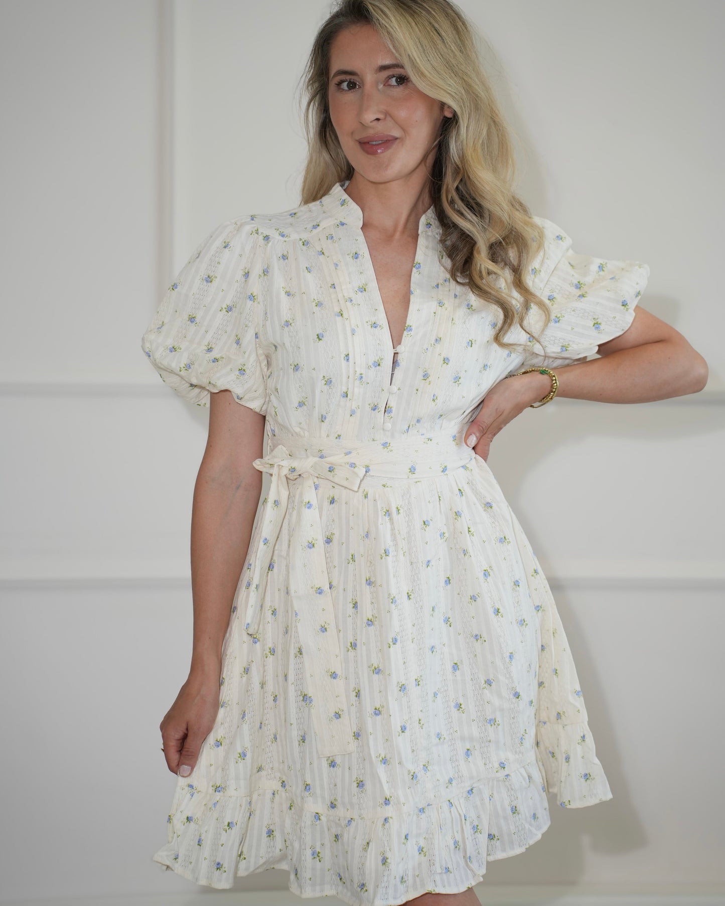 Damen-Sommerkleid Mit Blumenmuster, Puffärmeln, Elastischem Rücken Und Bindegürtel