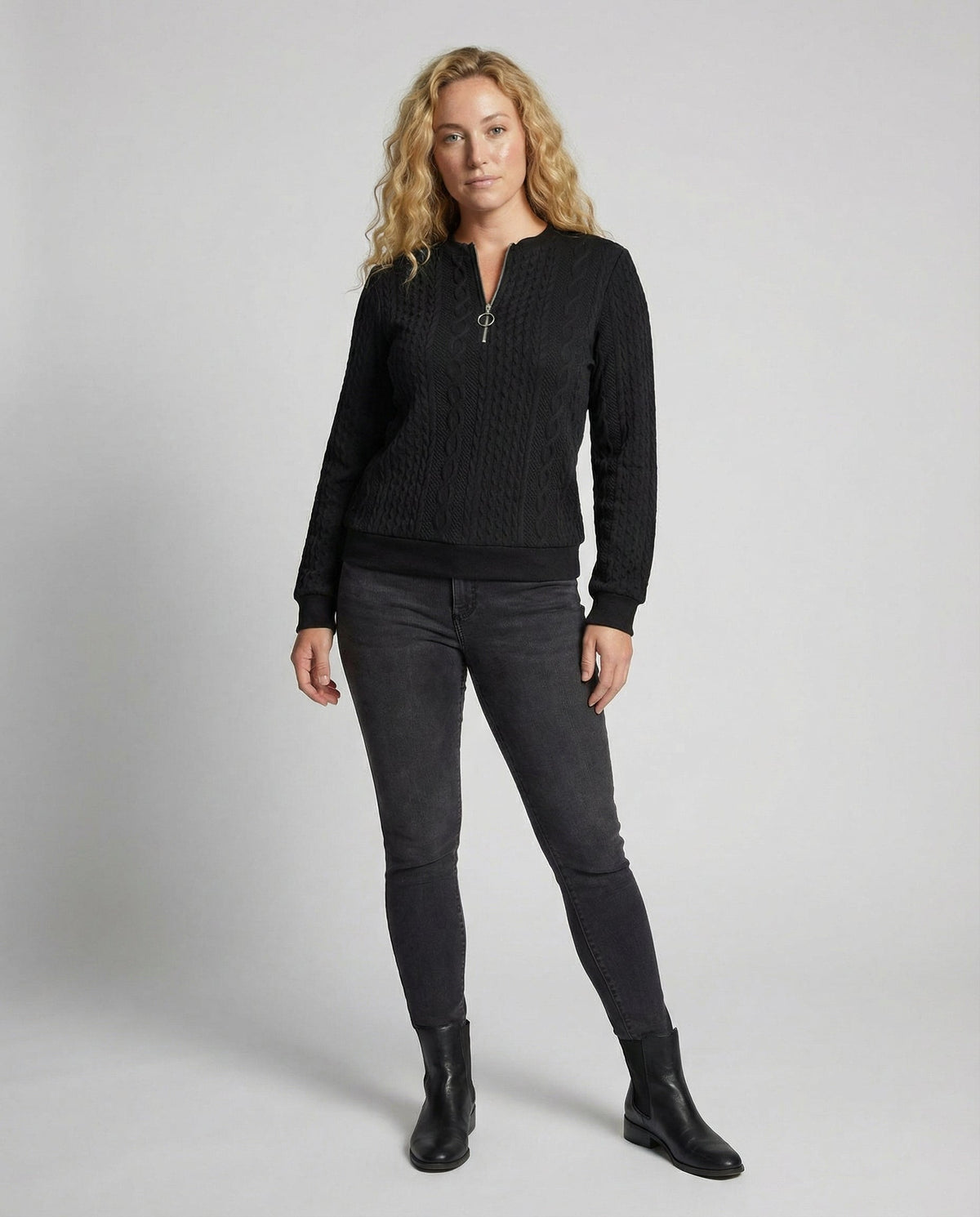 Weicher Strukturstrickpullover für Damen im herbstlichen Alltagslook
