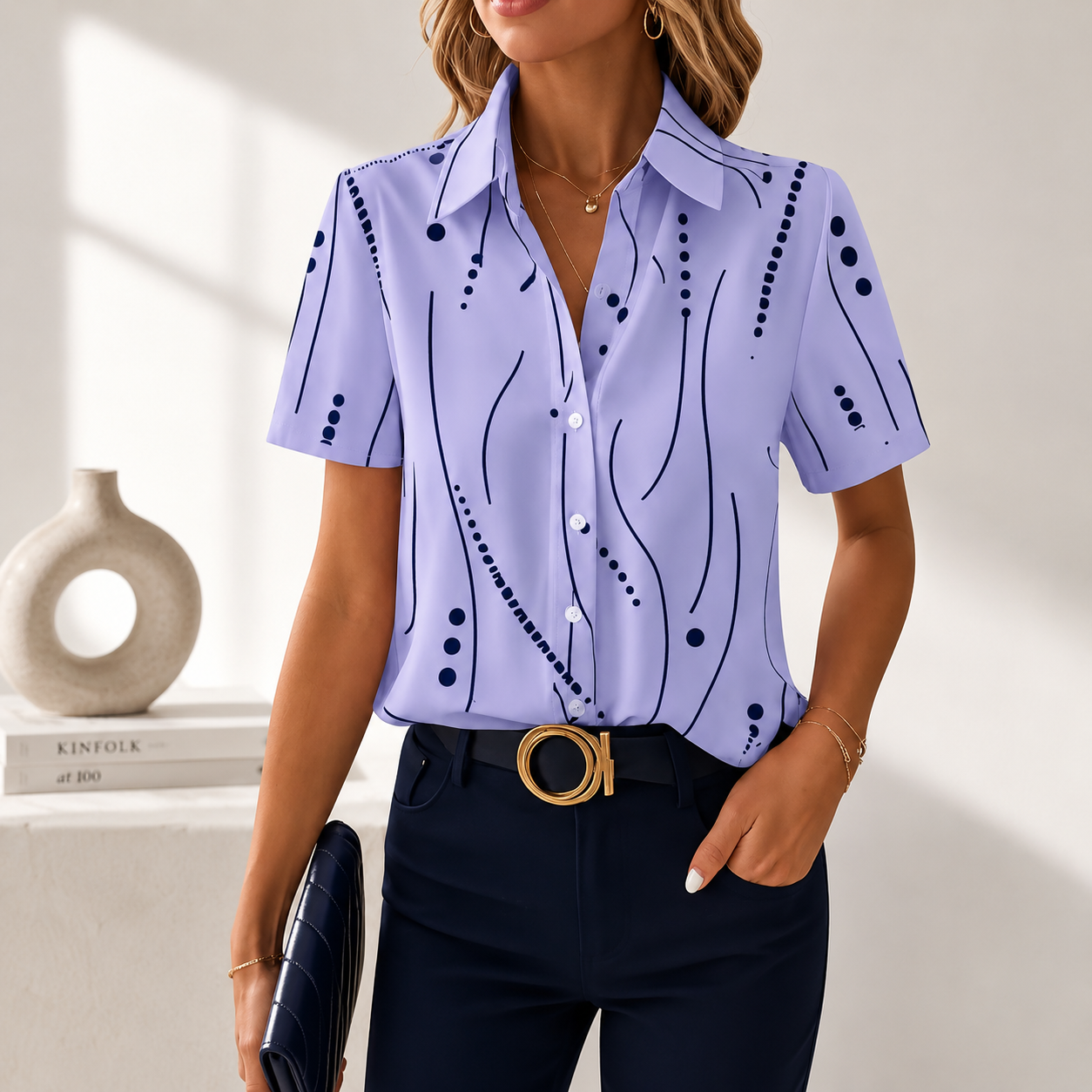Damenbluse mit Abstraktem Muster und Knopfleiste