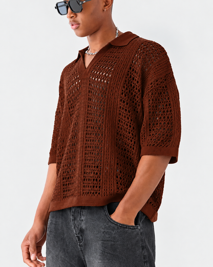 Detailansicht der feinen Maschenstruktur des Strickpolos