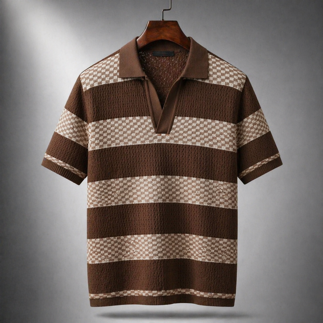 Herren Strick Poloshirt mit Strukturstreifen – Offener Kragen Entspannte Passform