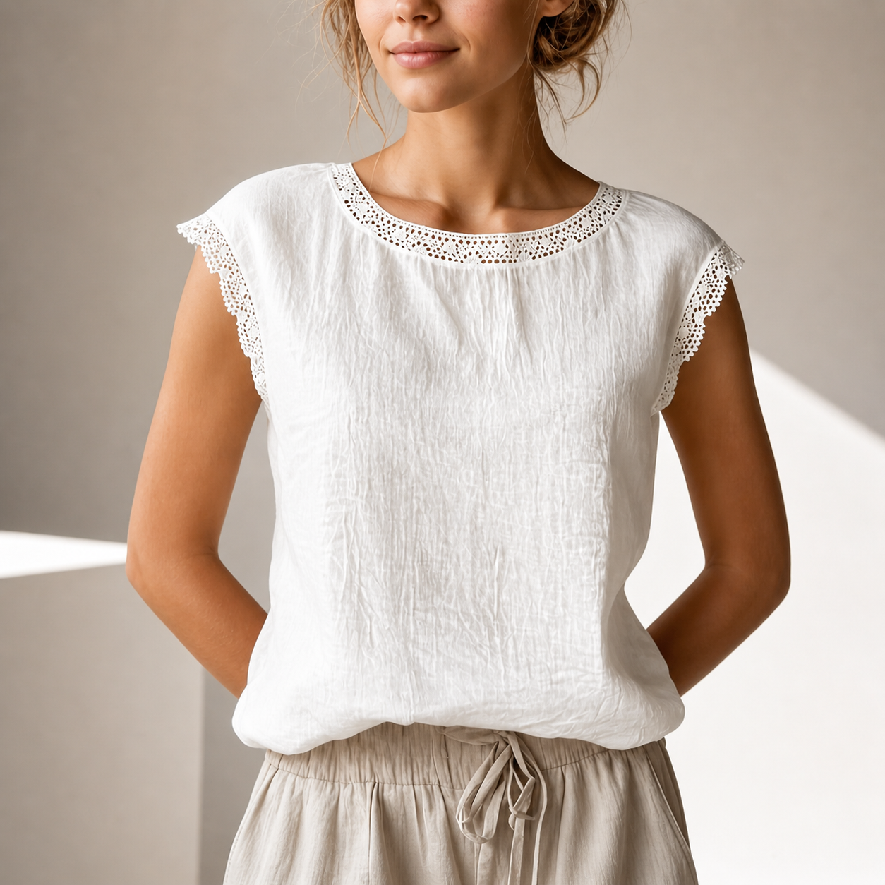 Damen Bluse mit Spitzenbesatz – Lockerer Schnitt