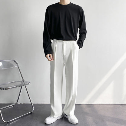 Herren-Stoffhose mit tailliertem Schnitt, Faltenfront und Gürtelschlaufen