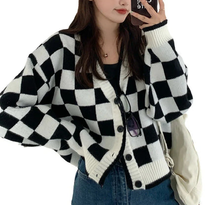 Damen Grobstrick-Cardigan mit kariertem Muster in Schwarz und Weiss