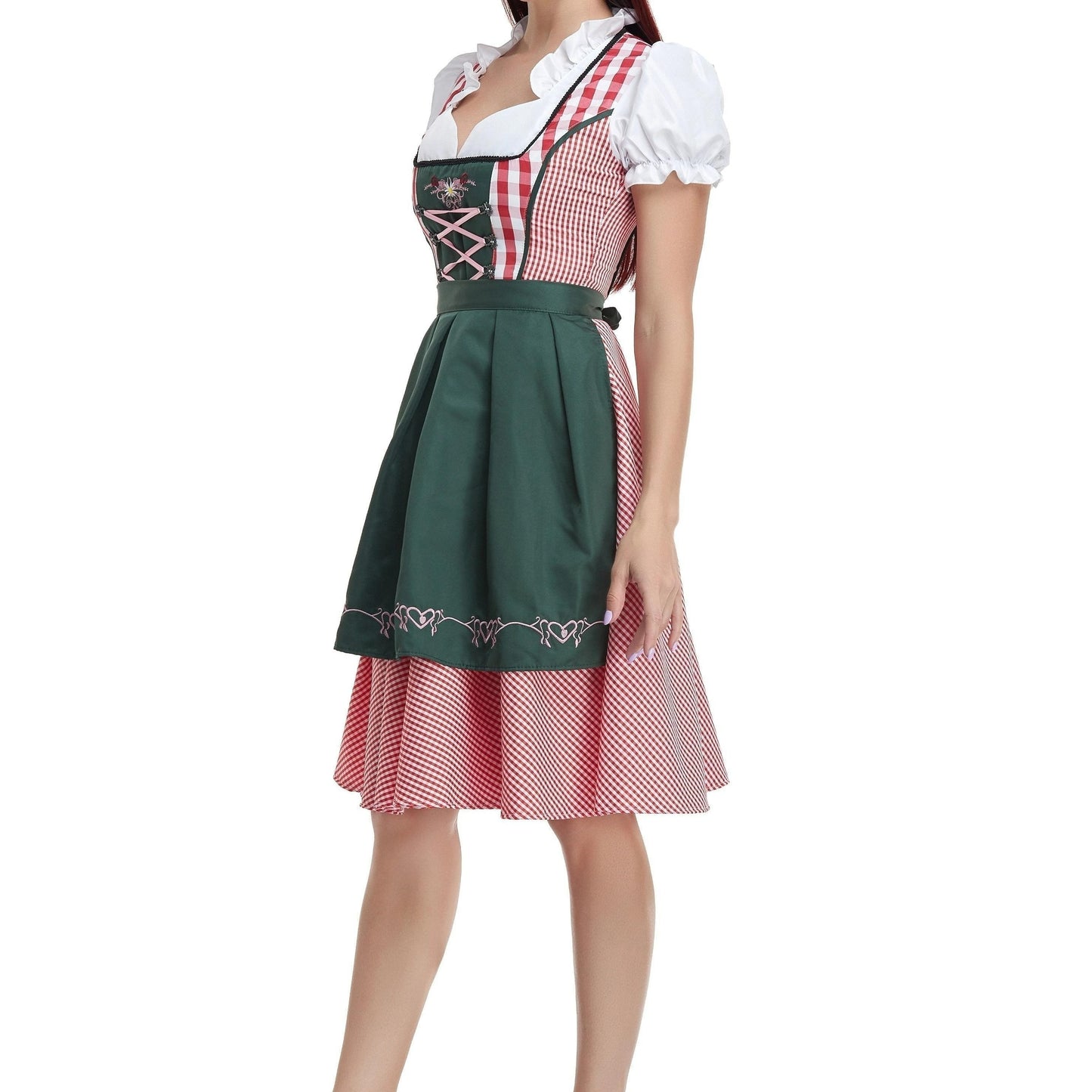 Frau in traditionellem bayerischen Dirndl mit grünem Schürze und rot-weiß kariertem Rock, ideal für Oktoberfest und Trachtenmode.