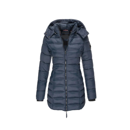 Dunkelblaue Damen-Daunenjacke mit Kapuze, gesteppter Optik und Reißverschluss. Winterjacke, warm, modisch, ideal für kalte Tage.