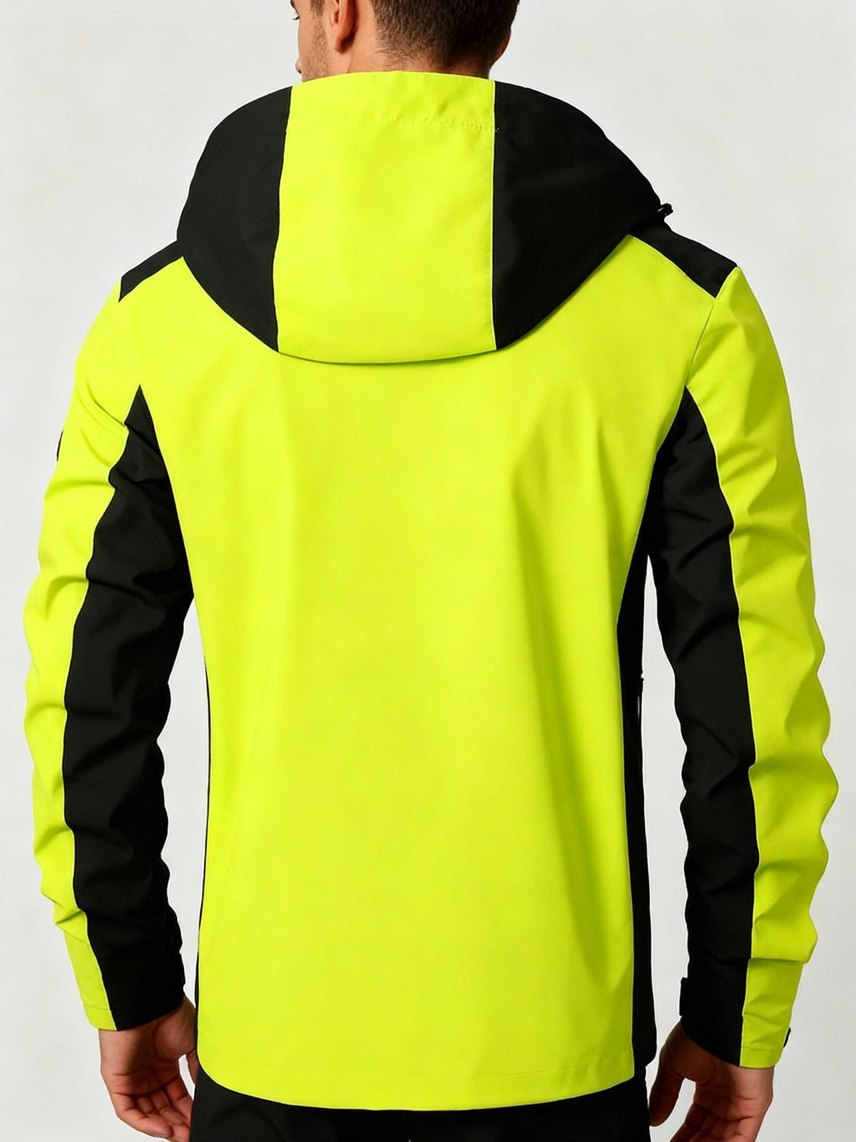 Nahaufnahme der reflektierenden Details an der Damen Outdoor-Jacke