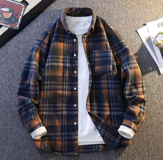 Men's Flannel Shirt with Checkered Pattern, Chest Pocket, and Button Placket