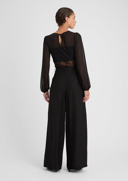 Damenhose mit weitem Bein, hohem Bund und Seitentaschen