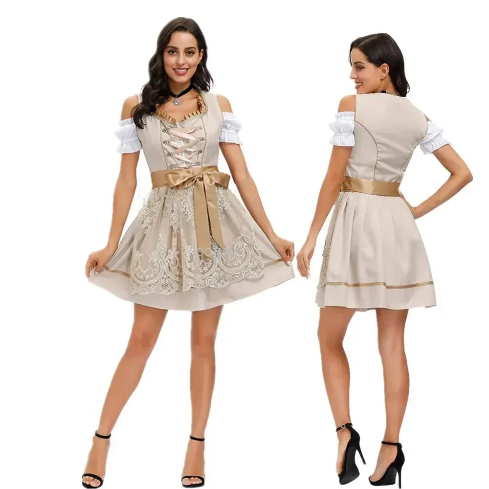 Traditionelles Dirndl als festliches Outfit für Damen