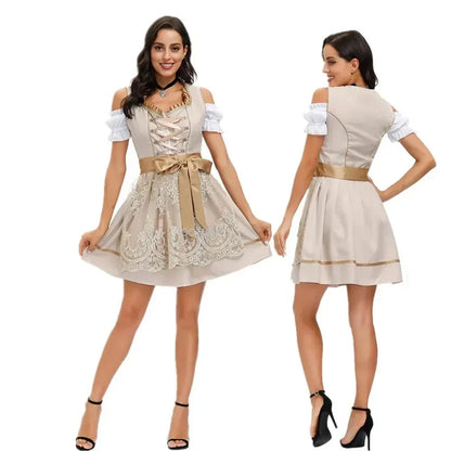 Traditionelles Dirndl als festliches Outfit für Damen