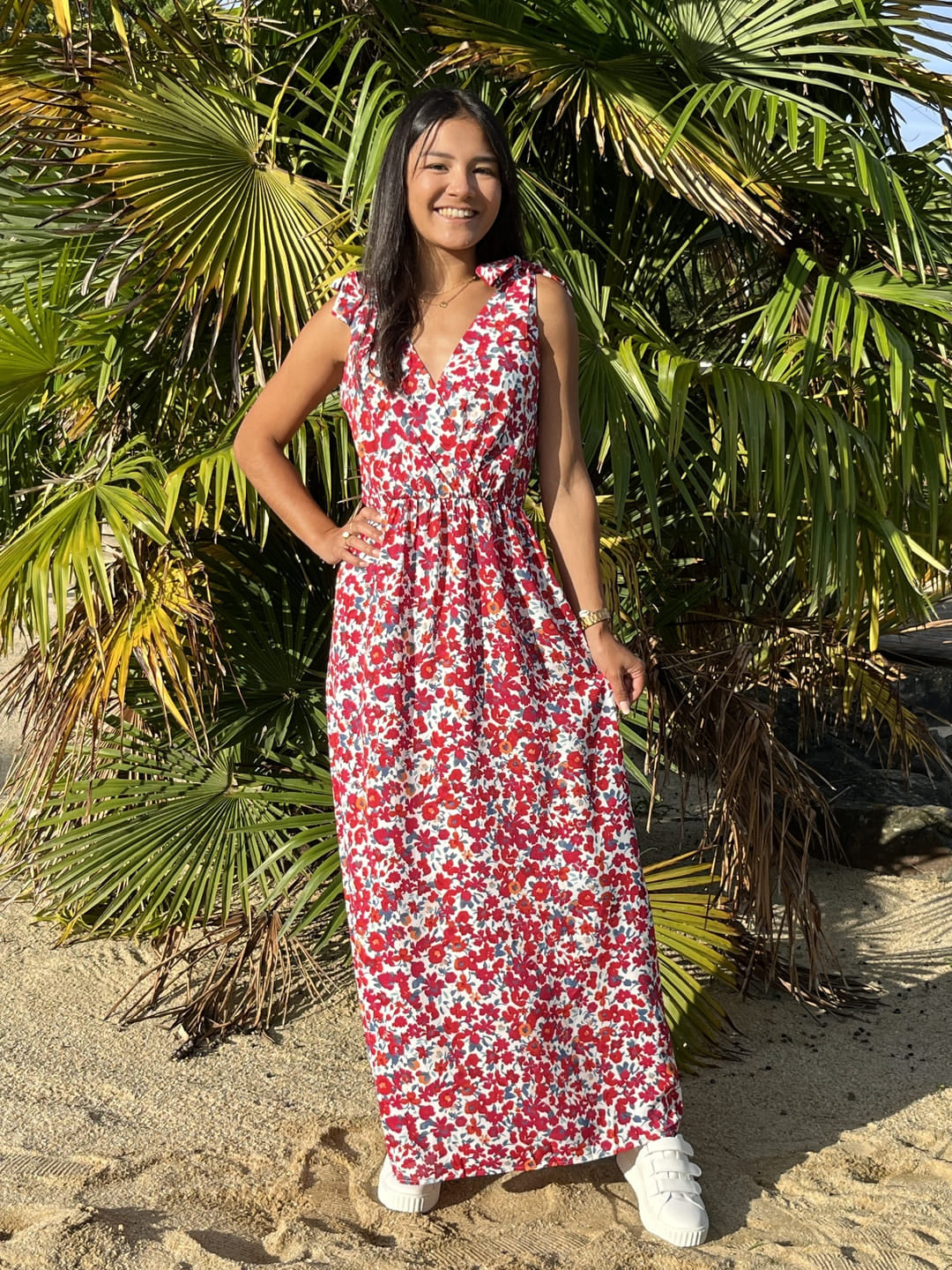 Long women's dress with floral pattern, short sleeves, and shoulder knot in one size