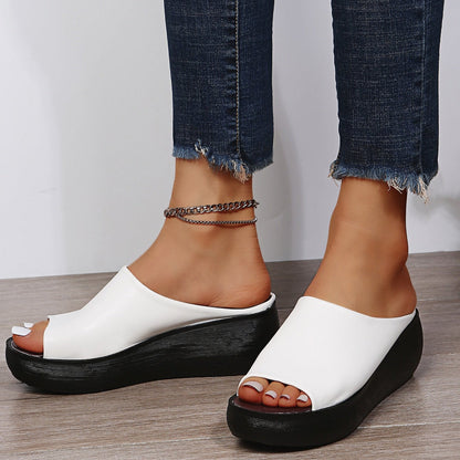 Women's summer wedge sandals to slip on with toe strap and cushioned insole