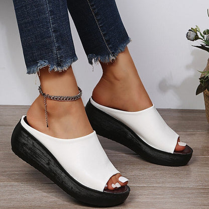 Women's summer wedge sandals to slip on with toe strap and cushioned insole