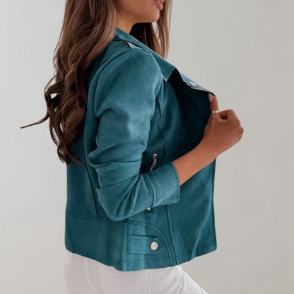 Nahaufnahme des Revers an der Damen-Bikerjacke