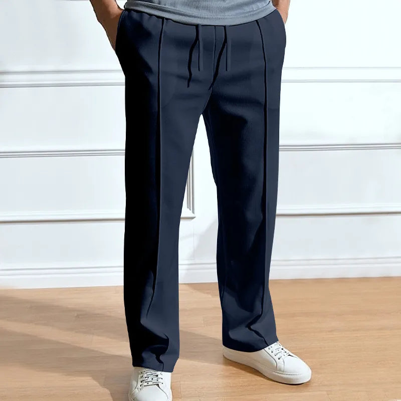 Detailansicht des elastischen Kordelbunds der Herren-Hose