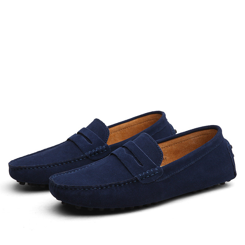 Blaue Wildleder-Mokassins für Herren, stilvoll und bequem, ideal für Freizeitkleidung. Hochwertige Verarbeitung, rutschfeste Sohle.