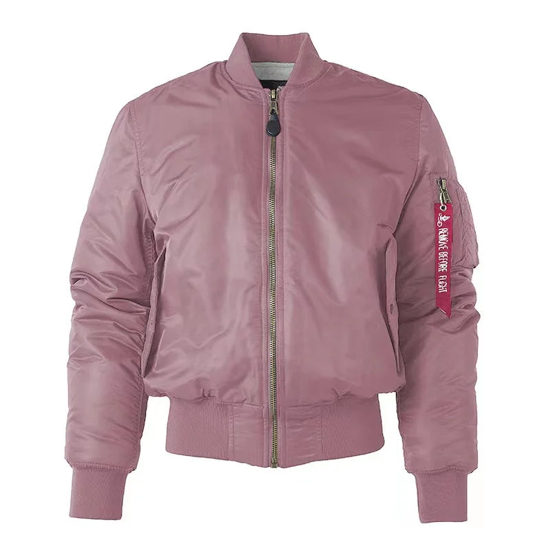 Rosa Bomberjacke mit Reißverschluss, geripptem Kragen und Ärmeltasche. Modische Damenjacke, ideal für Herbst und Frühling.