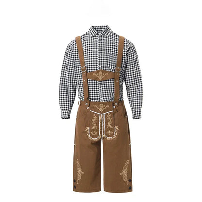 Braune Lederhose mit Hosenträgern und traditionellem Stickmuster, kombiniert mit kariertem Hemd. Traditionelle bayerische Tracht für Oktoberfest.