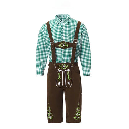 Grünes Trachtenhemd mit brauner Lederhose und Hosenträgern, verziert mit traditionellen Stickereien. Bayerische Trachtenmode für Oktoberfest.
