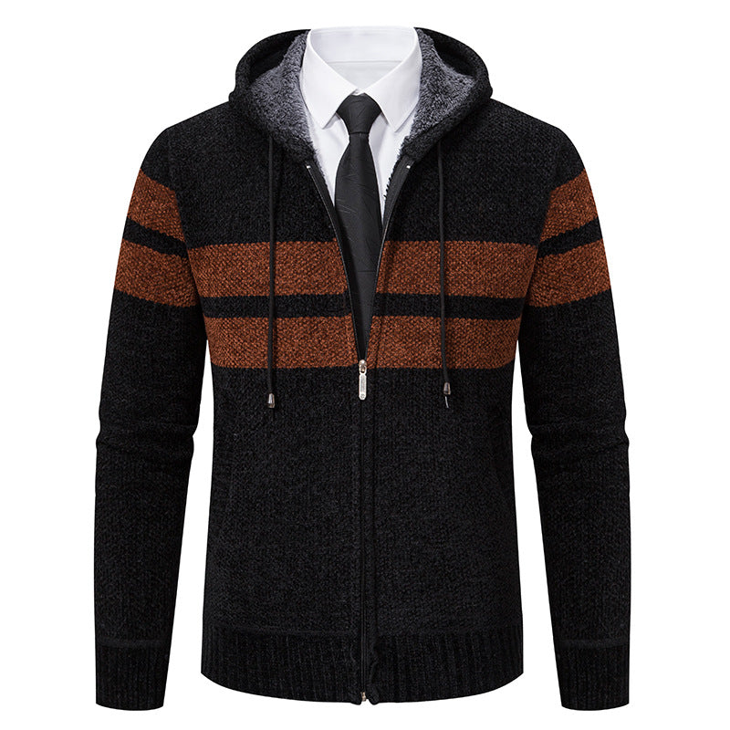 Detailansicht der Kapuze an der gestrickten Herrenjacke