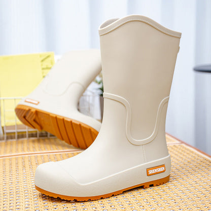 Damen-Gummistiefel in mittelhoher Ausführung mit griffiger Profilsohle