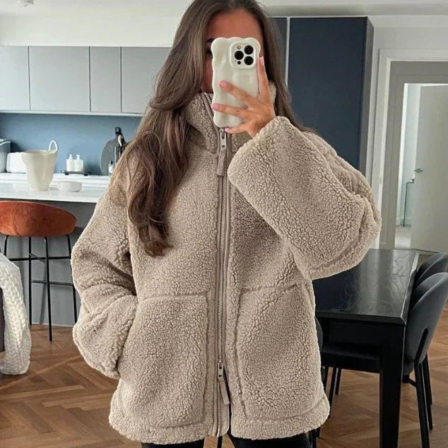 Damen Winterjacke mit Kapuze, Reißverschluss und Fronttaschen