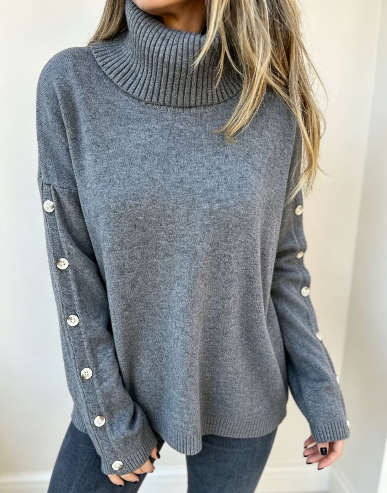 Damen Oversized Rollkragenpullover Mit Zierknöpfen