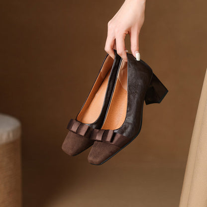 Women's low block heel shoes with bow