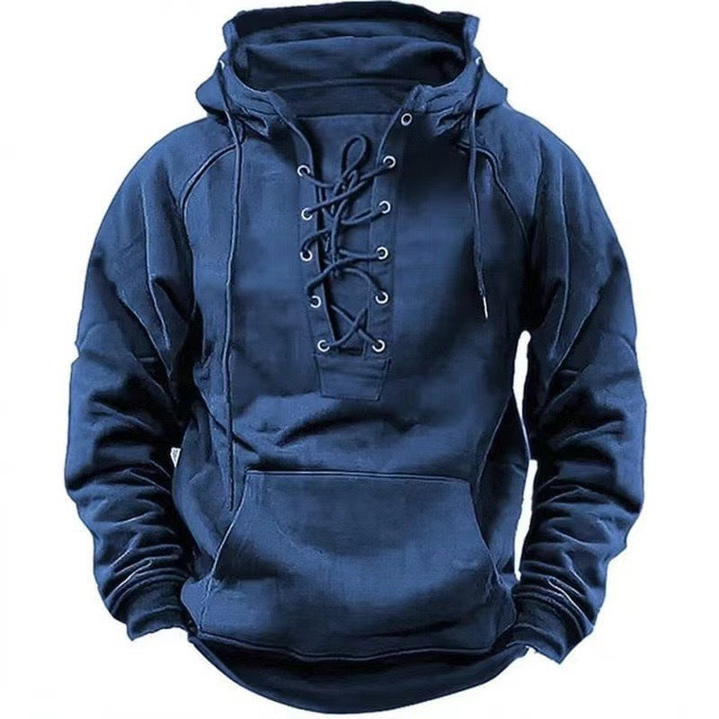 Dunkelblauer Hoodie mit Schnürung, Kapuze und Kängurutasche. Modischer Pullover für Herren, ideal für Freizeit und Outdoor-Aktivitäten.