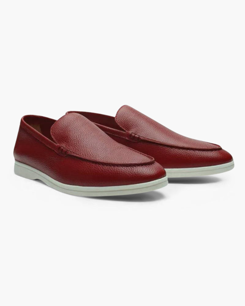 Rote Herren-Lederloafer mit weißer Sohle, elegantes Design, ideal für Freizeit und Büro, hochwertige Verarbeitung, modische Herrenschuhe.