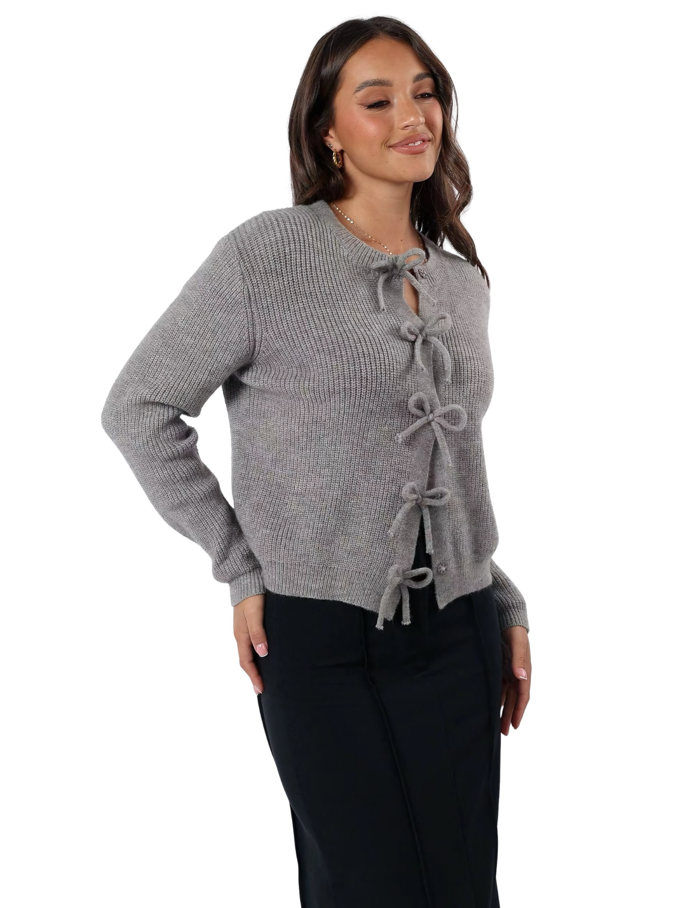 Damen Strickjacke für den Herbst mit Schleifenbindung, offenem Vorderteil und Rundhalsausschnitt