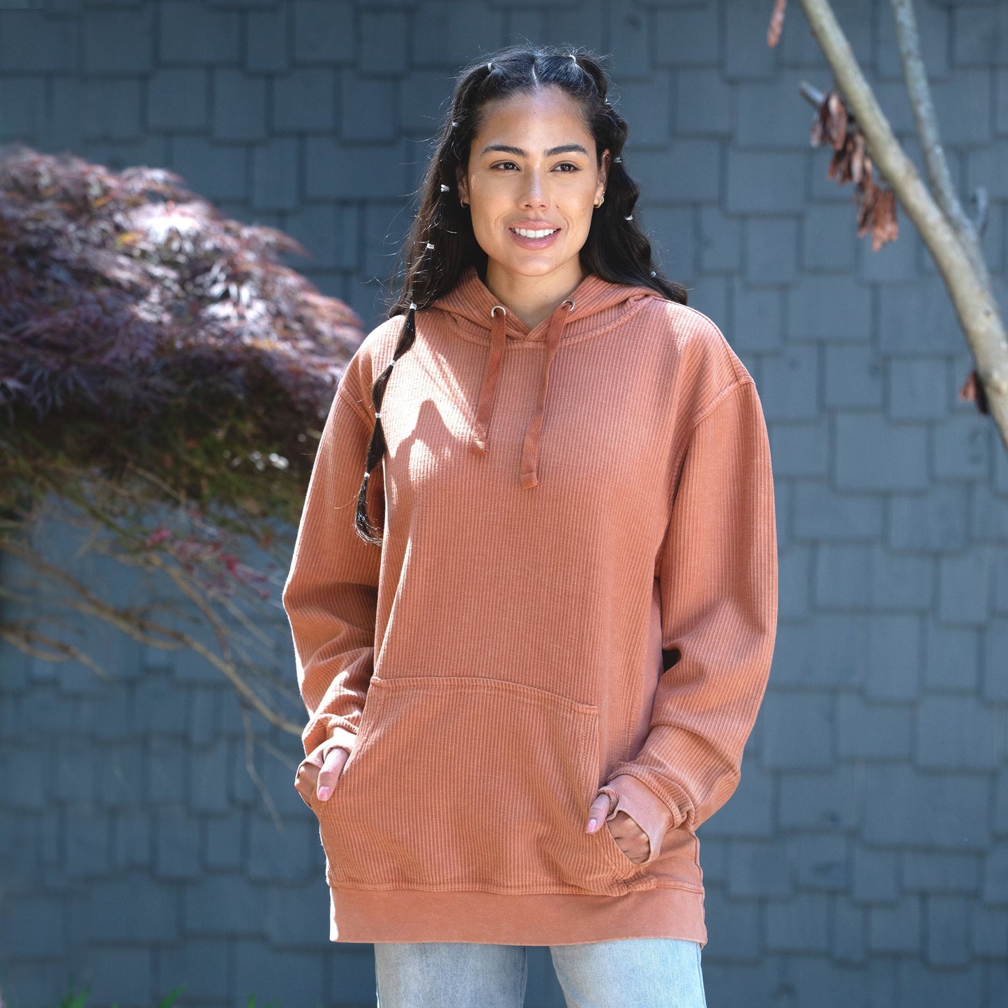 Damen Hoodie Mit Stone-Wash-Optik, Kängurutasche Und Daumenöffnungen
