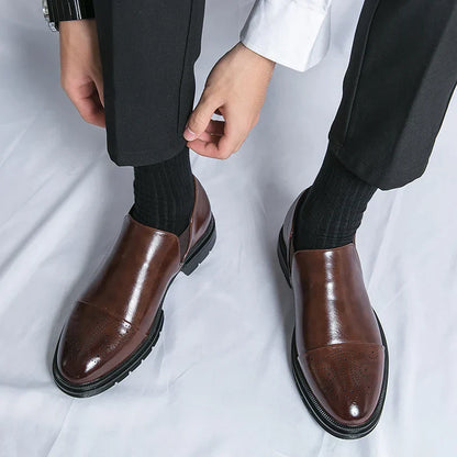 Herren-Slipper mit elastischen Seiteneinsätzen und gepolsterter Innensohle
