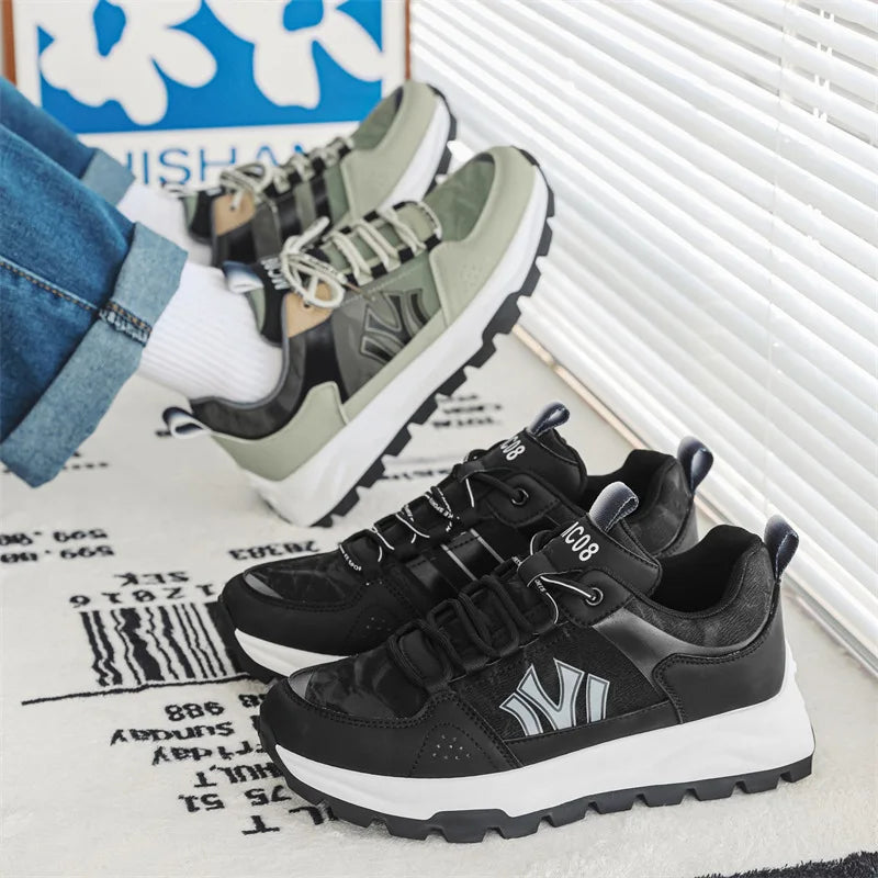 Men's sneakers with padded insole and durable outsole