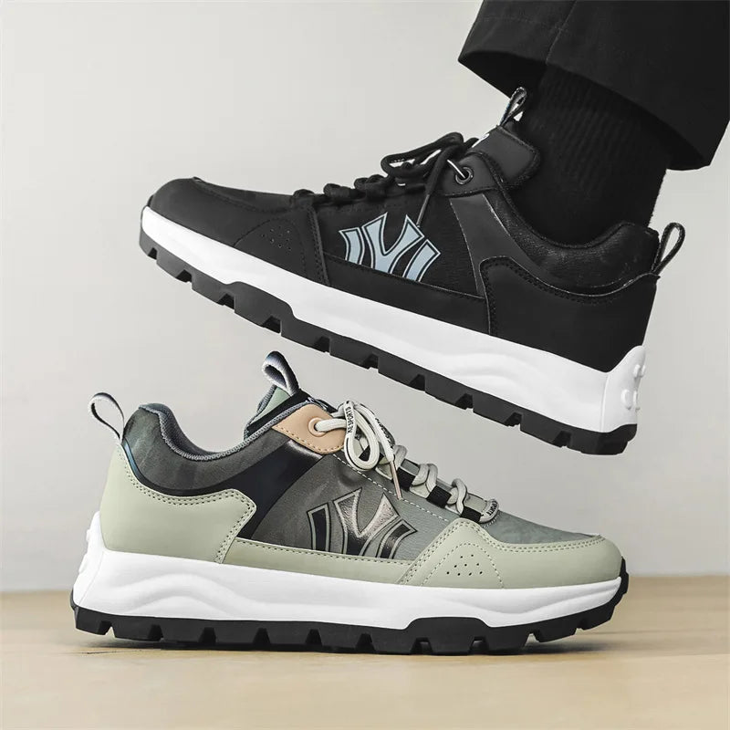 Men's sneakers with padded insole and durable outsole